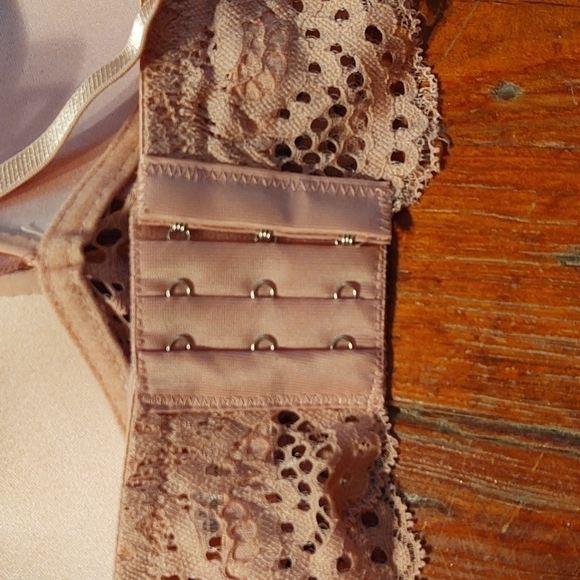 Light Pink No Wire Lacy Bra Sz 38C - Picture 5 of 8